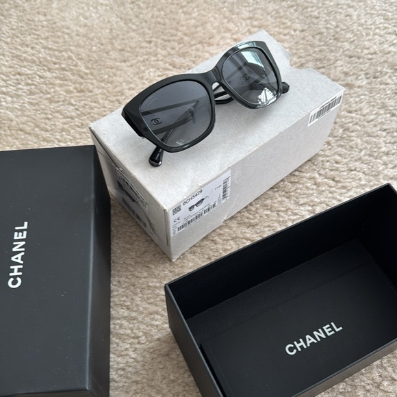Chanel sunglasses black grey gradient polarized 0CH5429 - Picture 3 of 9